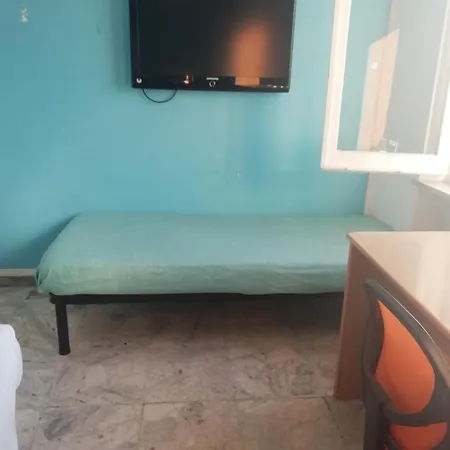 La Dimora Degli Artisti Homestay *